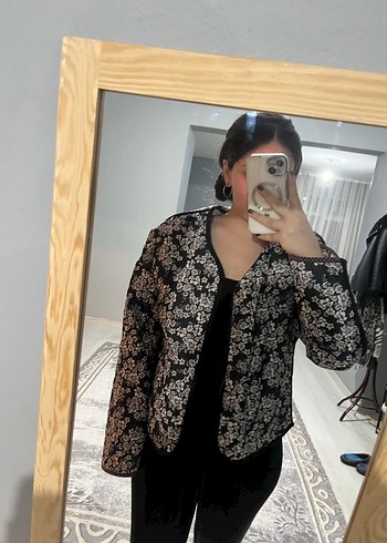 Dantel Detaylı Beyaz Desenli Kadın Ceket - Görsel 4