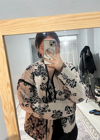 Dantel Detaylı Beyaz Desenli Kadın Ceket - Görsel 2