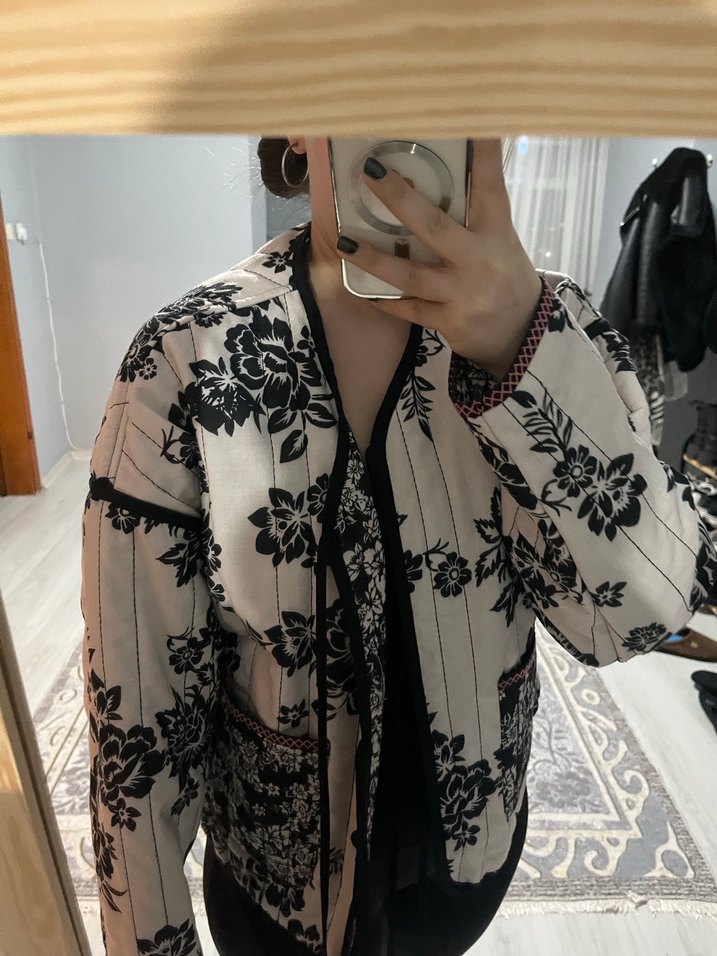 Dantel Detaylı Beyaz Desenli Kadın Ceket - Görsel 3