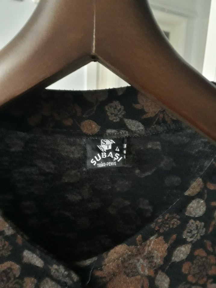 Düğmeli Kahverengi Desenli Kadın Bluz - Görsel 4