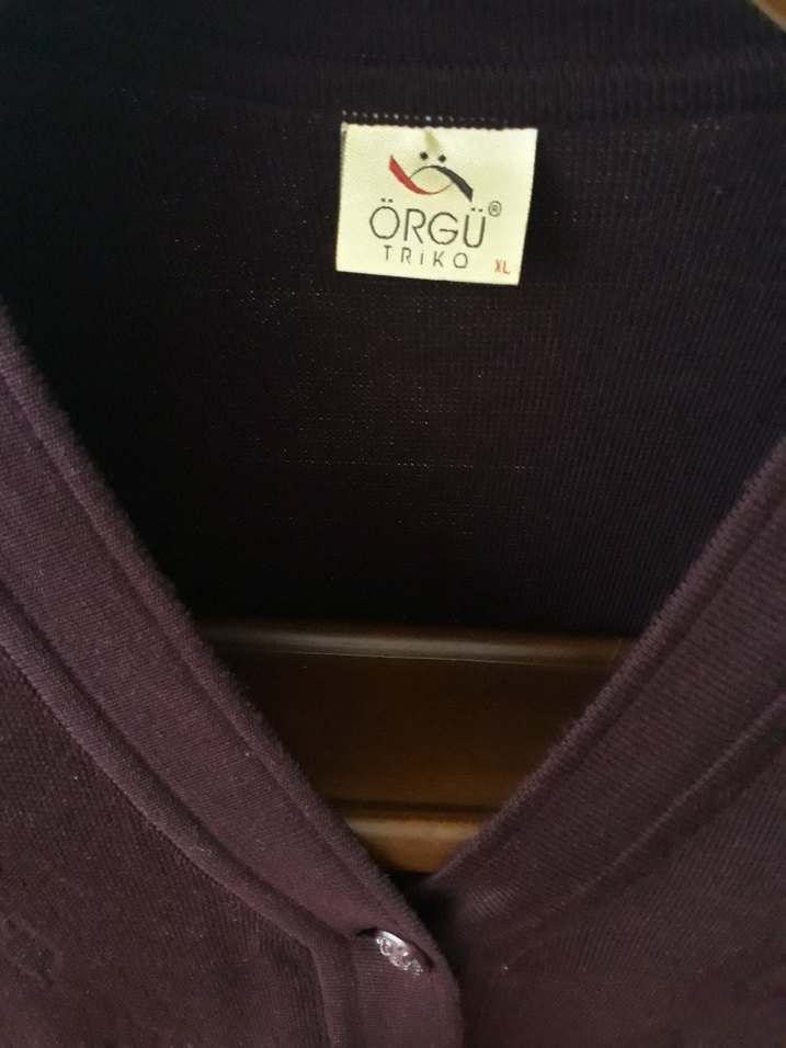 Düğmeli V Yakalı Bordo Kadın Hırka - Görsel 3