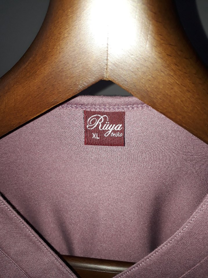 Düğmeli V Yaka Kadın Bluz - Görsel 3