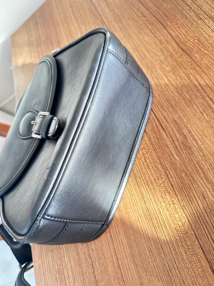 Siyah Deri Tokalı Kadın Çapraz Çanta - Görsel 4