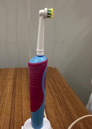 #oralB şarjlı Renkli Mavi Elektrikli Diş Fırçası - Görsel 4