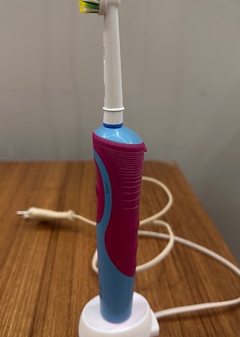 #oralB şarjlı Renkli Mavi Elektrikli Diş Fırçası - Görsel 2