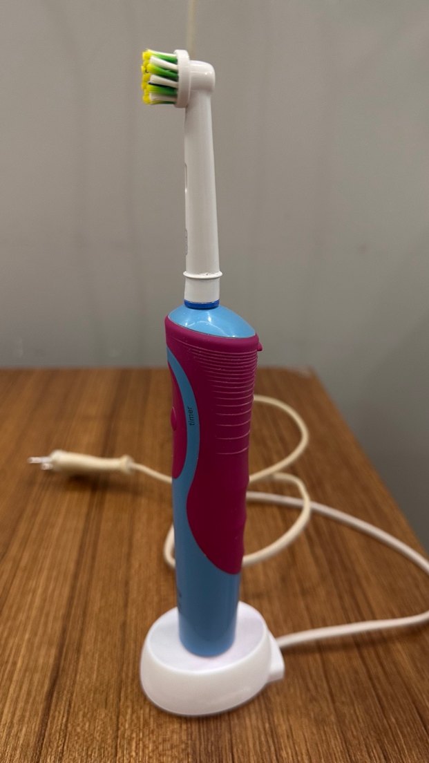 #oralB şarjlı Renkli Mavi Elektrikli Diş Fırçası - Görsel 2