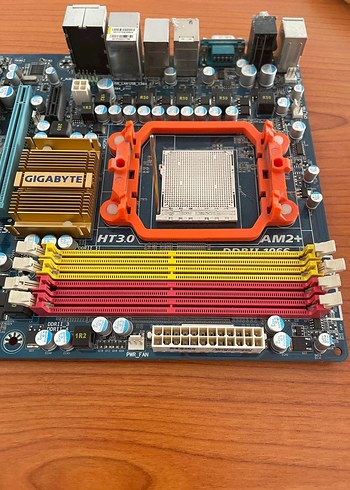 Beden Renk Gigabyte Anakart