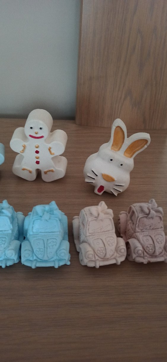 Renkli Dekoratif Figürler ve Arabalar - Görsel 3