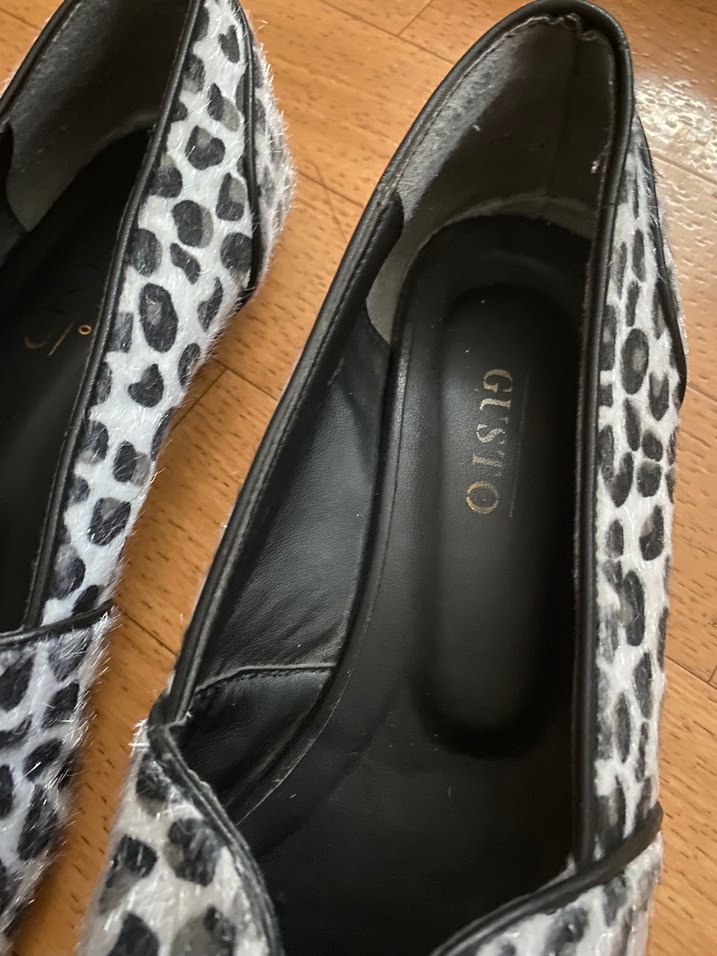 Gri Beyaz Zebra Desenli Tüylü Kadın Babet - Görsel 2