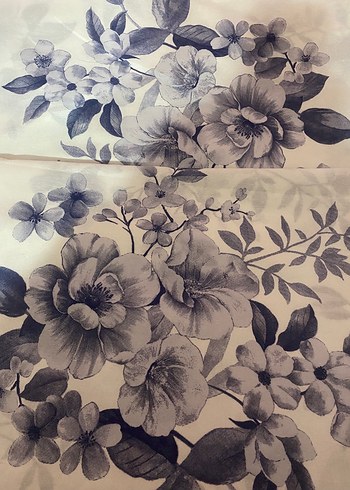 Gri Çiçek Desenli Beyaz Nevresim Takımı - Görsel 4