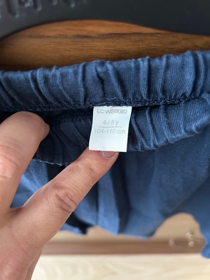 Gri ve Lacivert Erkek Çocuk Şort - Görsel 2