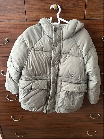 Zara Mont