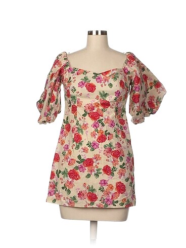 Zara Kısa Elbise %70 İndirimli.