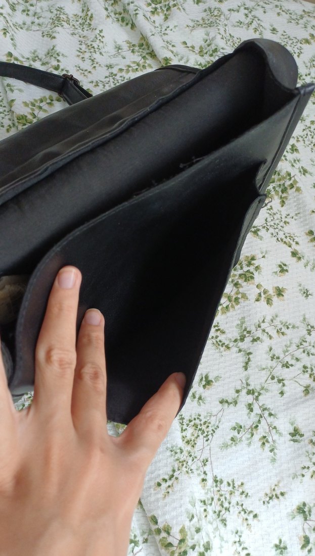 Siyah Deri Tokalı Kadın Sırt Çantası - Görsel 5