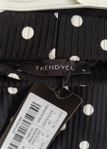 Puantiye Desenli Uzun Piliseli Etek - Görsel 6