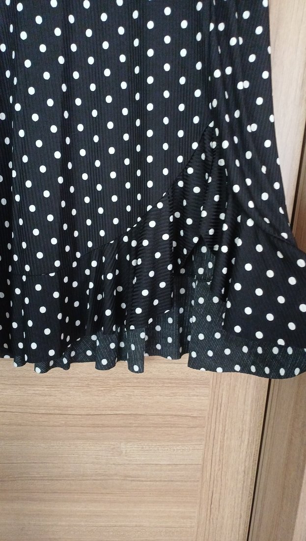 Puantiye Desenli Uzun Piliseli Etek - Görsel 3