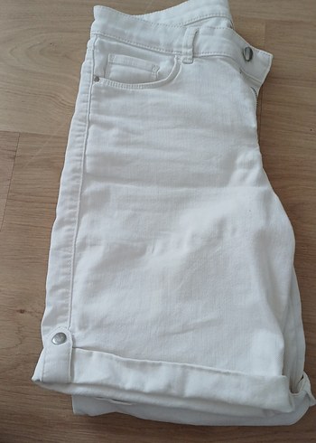 Beyaz Şort - Görsel 5