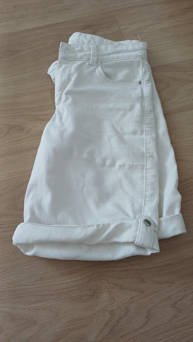 Beyaz Şort - Görsel 4