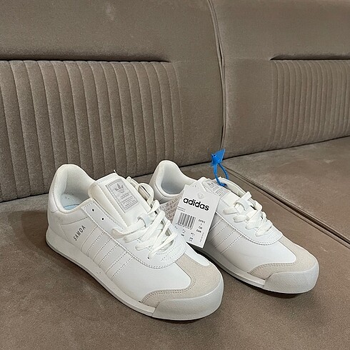 Adidas beyaz sneaker