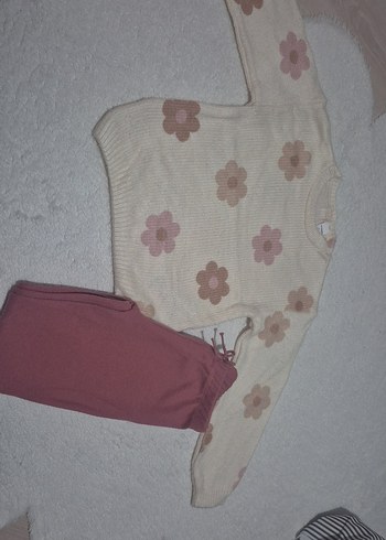 Pembe Çiçekli Örgü Bebek Kız Takımı