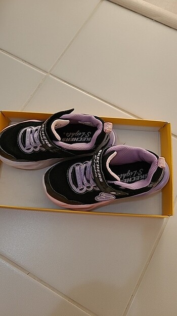 28 Beden Skechers spor ayakkabi