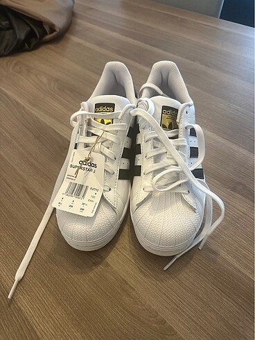 Adidas superstar orjinal magaza ürünü