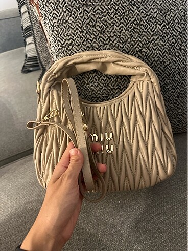  Beden Miu miu çanta
