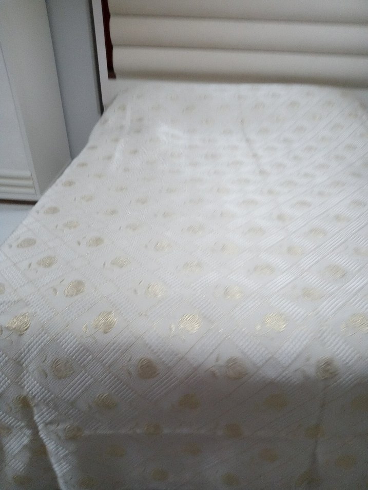 krem Çiçek Desenleri simli Yatak Örtüsü battal boy özel dikim - Görsel 3