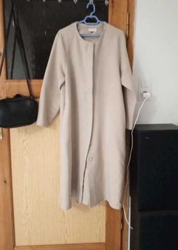 Düğmeli Bej Uzun Kaban salaş her Bedene olur Ben 44 kullanıyorum - Görsel 2