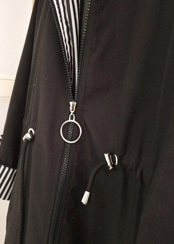 Uzun Siyah Kadın Trençkot Çizgili Detaylı sayılı kullanıldı - Görsel 5