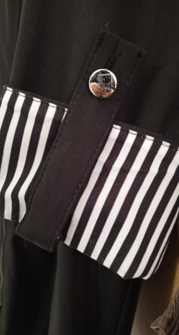 Uzun Siyah Kadın Trençkot Çizgili Detaylı sayılı kullanıldı - Görsel 3