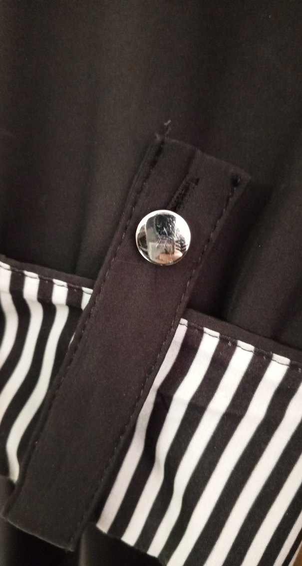 Uzun Siyah Kadın Trençkot Çizgili Detaylı sayılı kullanıldı - Görsel 2