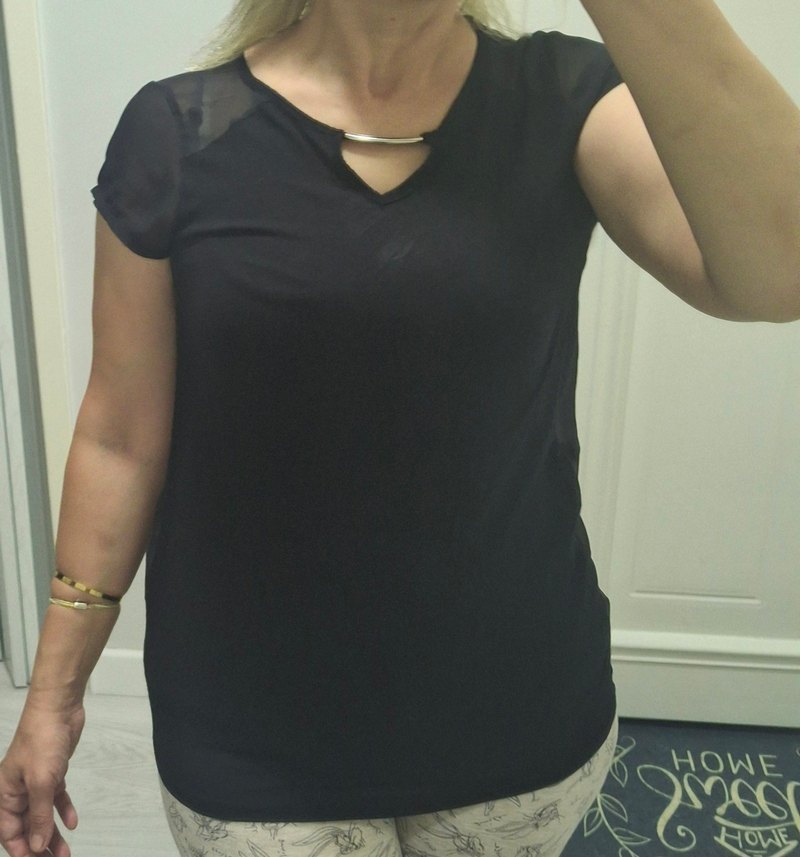 Siyah V Yaka  Bluzu,s ,M uyumlu - Görsel 4