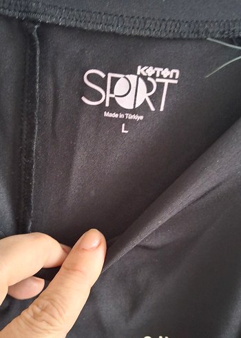 Siyah Baskılı Salaş Tişörtü - Görsel 2