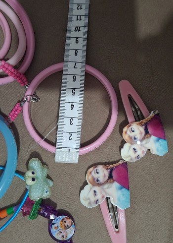 Çocuklar için renkli boncuklu saç aksesuarları ve bikezikler - Görsel 2