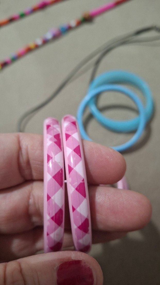 Çocuklar için renkli boncuklu saç aksesuarları ve bikezikler - Görsel 5