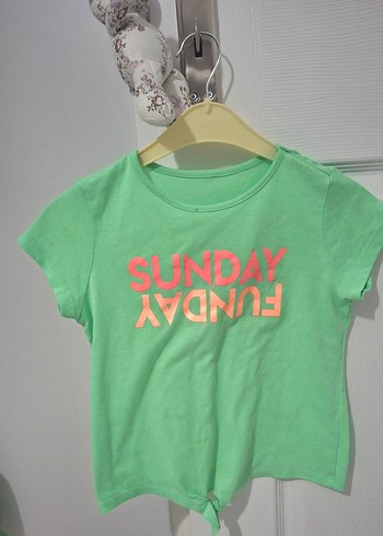 Kız Çocuk Renkli Baskılı Tişörtler ve Desenli Şort - Görsel 4