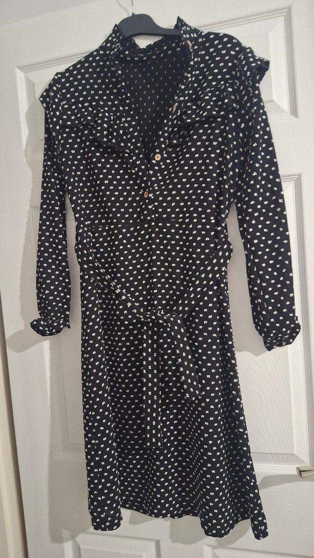 Puantiye Desenli Siyah Midi Elbise Yepyeni - Görsel 2