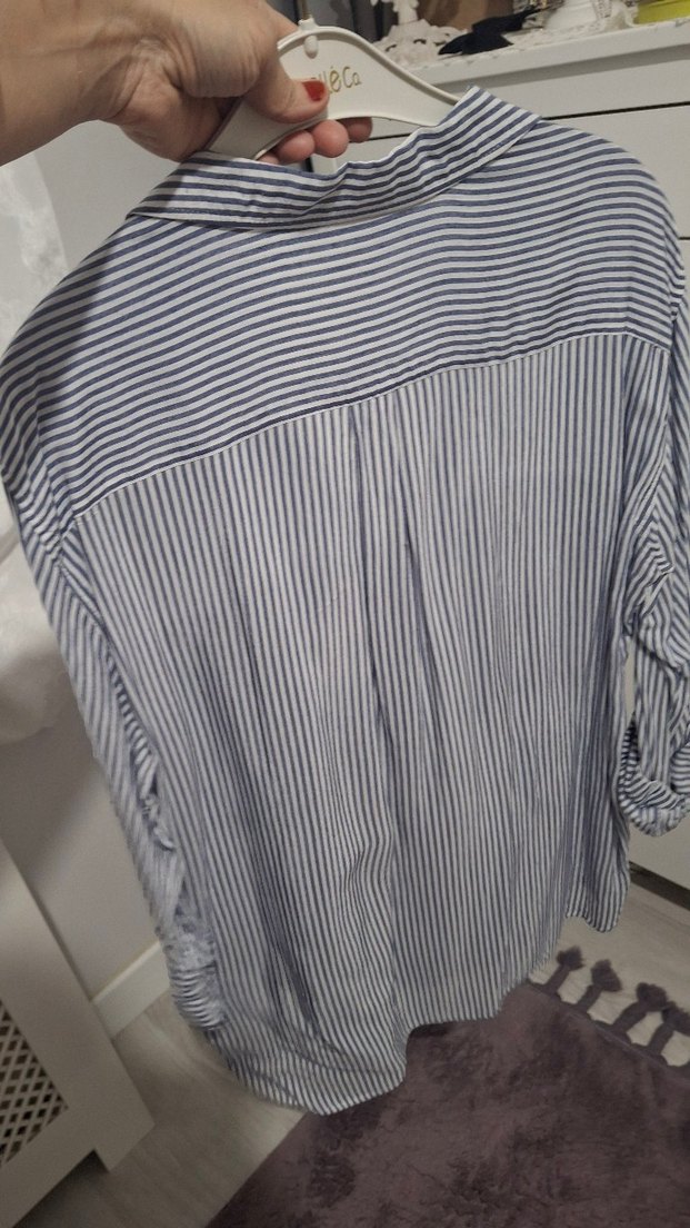 Düğmeli Gri Çizgili Kadın Gömlek - Görsel 3