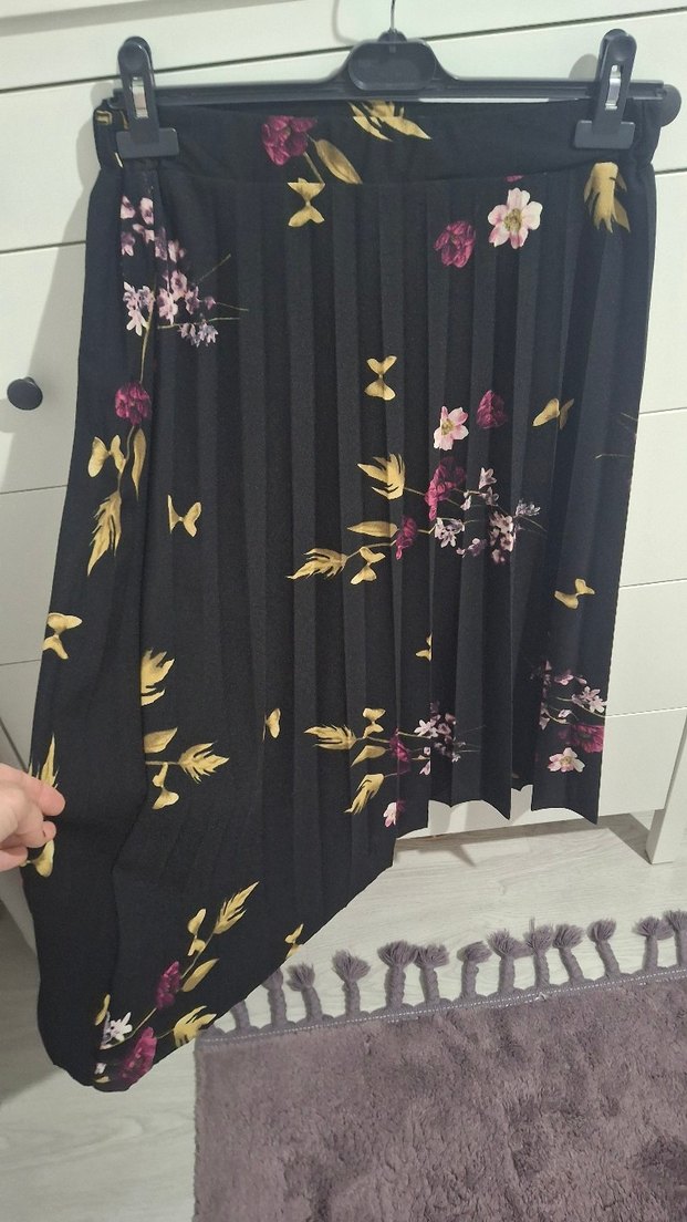 Siyah Çiçekli Piliseli Uzun Etek - Görsel 2