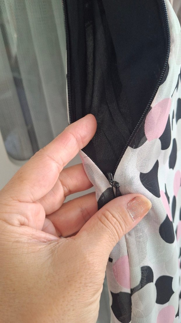 Puantiyeli Piliseli  şifon Elbise - Görsel 4