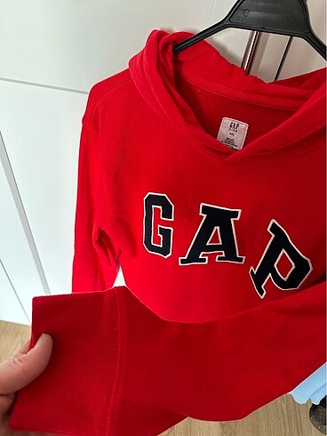 13-14 Yaş Beden Gap kırmızı unisex sweat hiç kullanılmadı çocuk xxl beden