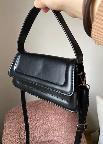 Siyah Deri Mini Kapaklı Kadın Omuz Çantası - Görsel 4