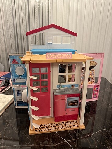 Barbie evi