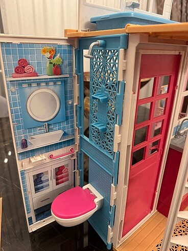 Diğer Barbie evi