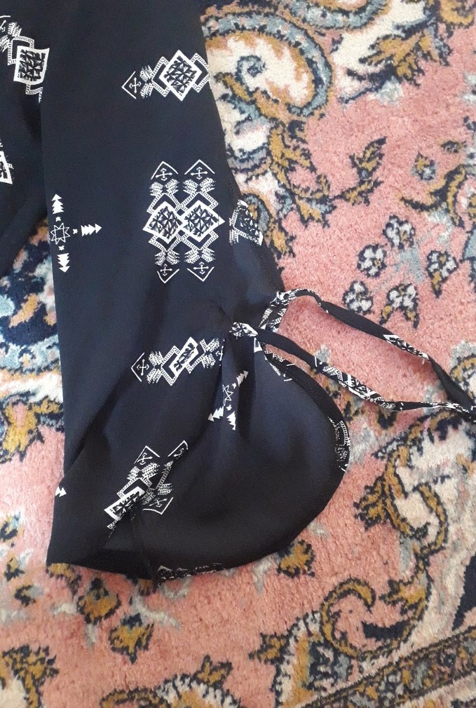 Siyah Bohem Desenli Örme Bluz - Görsel 4