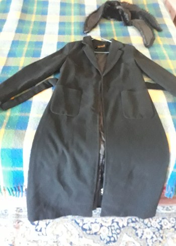 Kürk Detaylı Siyah Uzun Kadın Kaban - Görsel 4