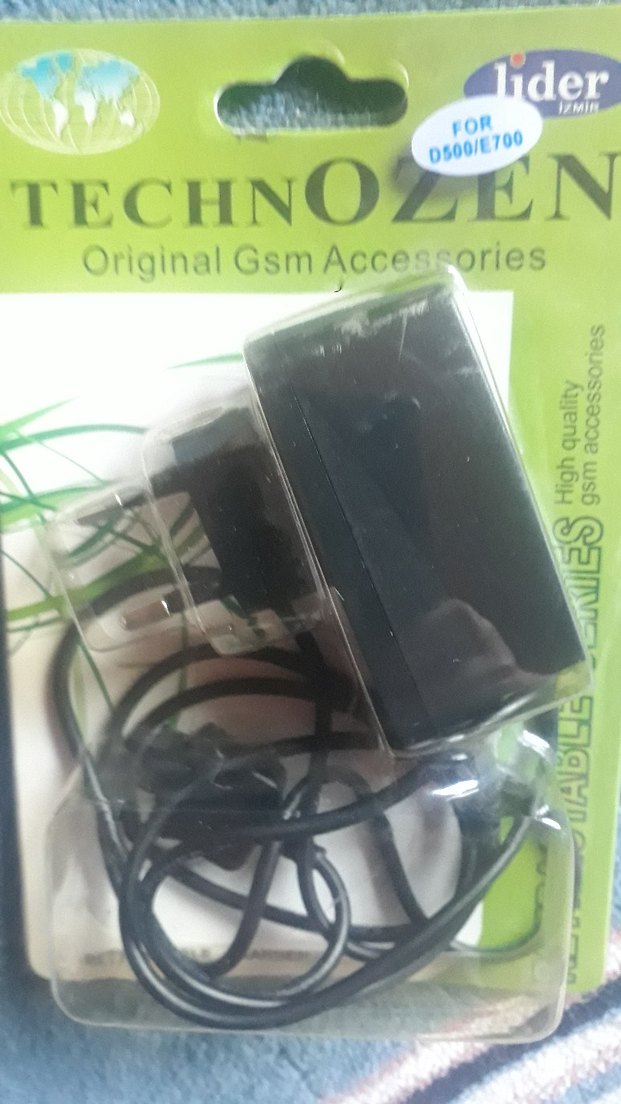 TECHNOZEN Orijinal Yeşil Telefon Şarj Cihazı - Görsel 2