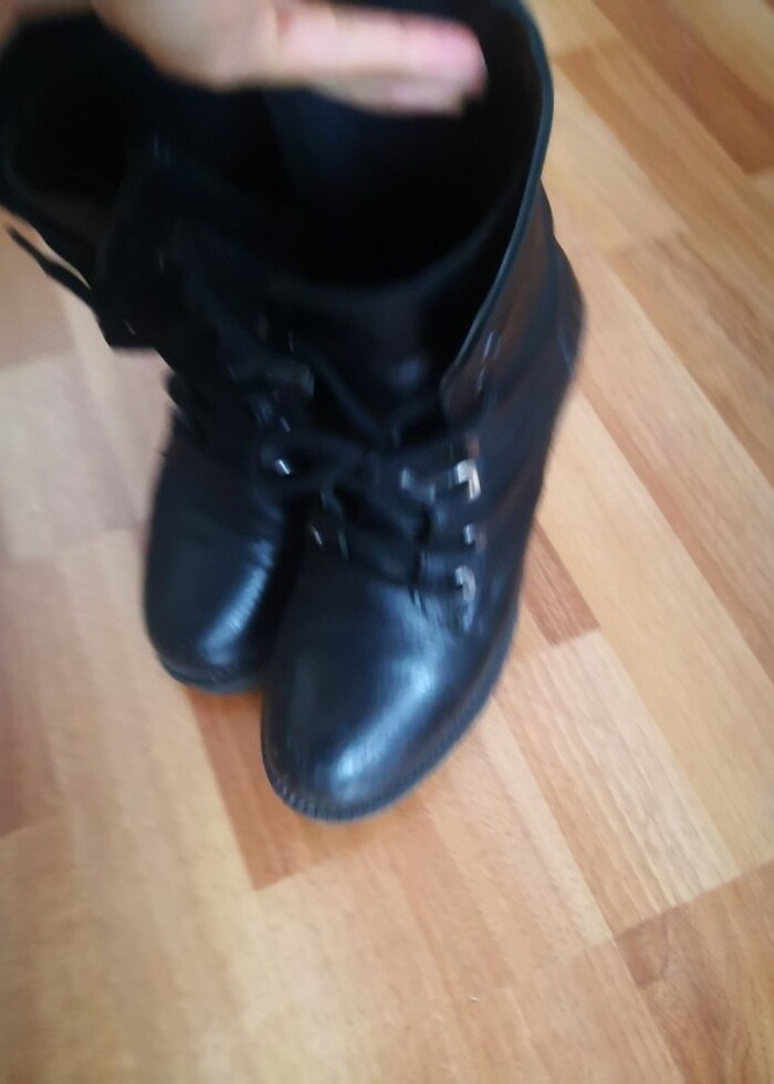 Siyah bot - Görsel 3