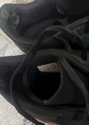 Siyah Kırmızı Erkek Futbol Ayakkabısı Velcro açıklamayı okuyun - Görsel 2